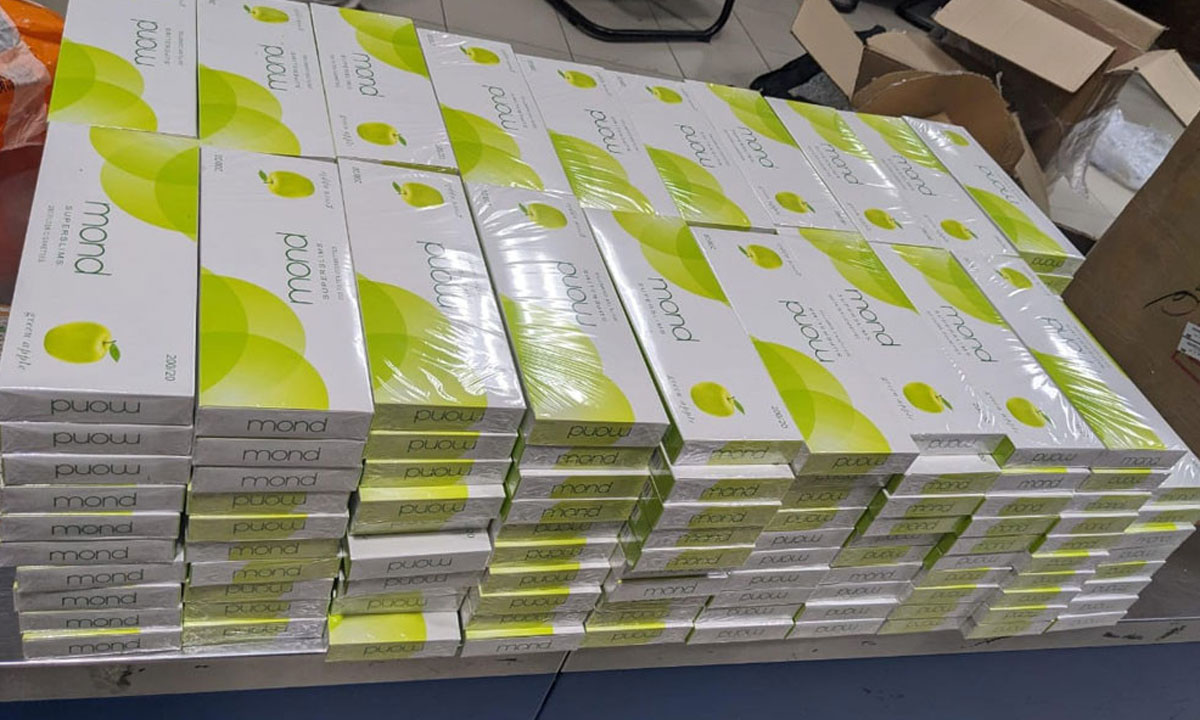 চট্টগ্রাম বিমানবন্দরে ২৯ লাখ টাকার ৪৪০ কার্টন বিদেশি সিগারেট জব্দ