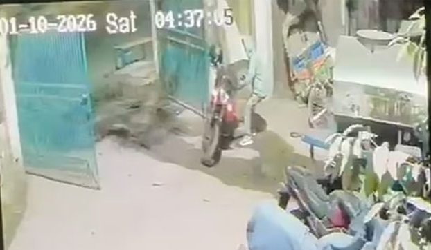 রাজধানীতে থানার ভেতর থেকে পুলিশের মোটরসাইকেল চু'রি