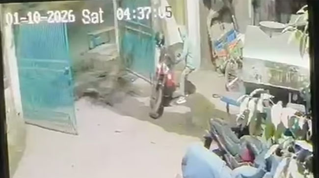 রাজধানীতে থানার ভেতর থেকে পুলিশের মোটরসাইকেল চু'রি