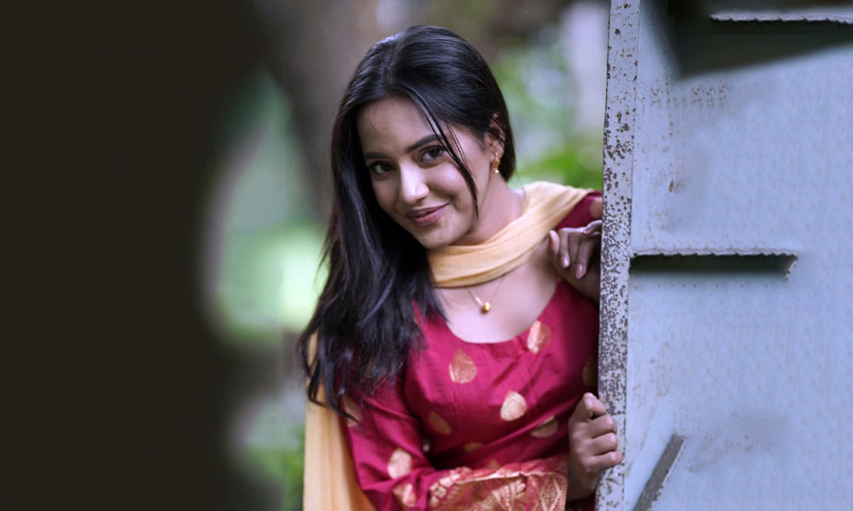 ছোট পর্দার অভিনেত্রী সামিরা খান মাহি আনল সাময়িক বিরতির ঘোষণা