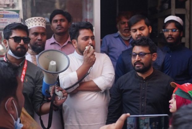 ভোটকেন্দ্রে মোবাইল নিষেধাজ্ঞা না তুলে না নিলে ইসি ঘেরাওয়ের হুঁশিয়ারি নাহিদ ইসলামের