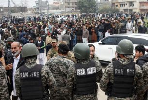 পাকিস্তানে মসজিদে বিস্ফোরণের মূল পরিকল্পনাকারীসহ গ্রেপ্তার ৪