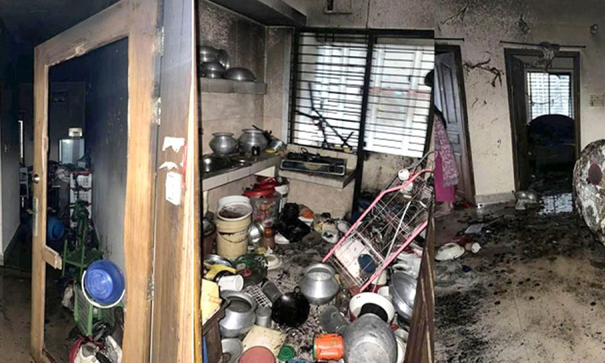 চট্টগ্রামে রান্নাঘরে গ্যাস বিস্ফোরণ: মা-ছেলের মৃ'ত্যু, বার্ন ইনস্টিটিউটে ভর্তি আরও ৭ জন