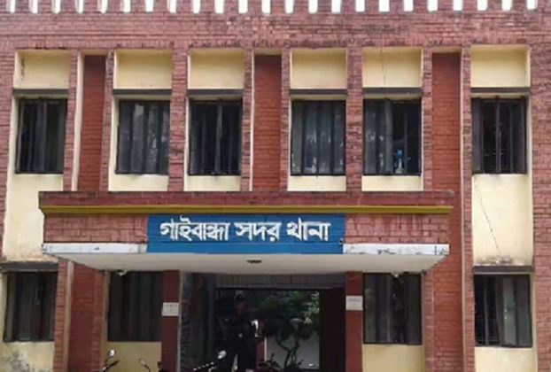 গাইবান্ধায় শয়নঘর থেকে গৃহবধূর ঝু'ল'ন্ত ম'র'দে'হ উ'দ্ধা'র