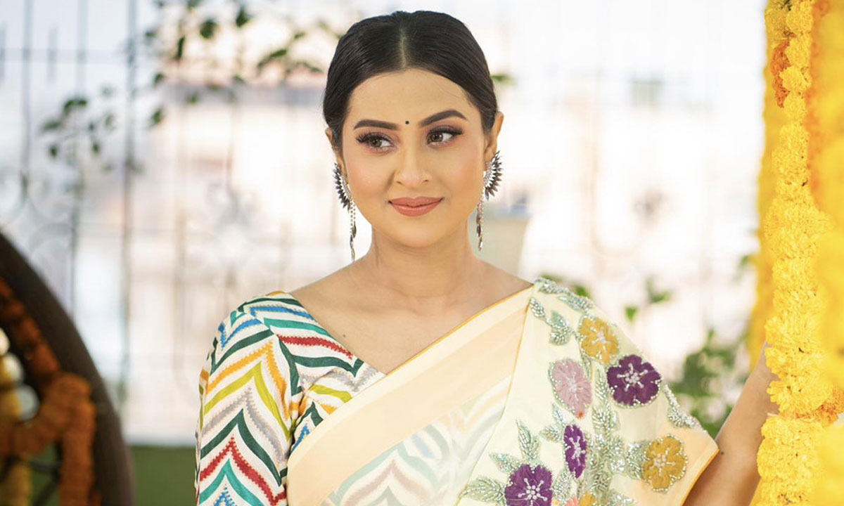 শাকিব খানের সঙ্গে ডিভোর্স হয়নি আমার : বুবলী