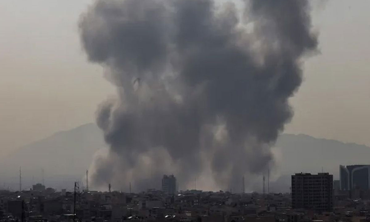 ইরানে যৌথ হামলার দাবি, পাল্টা ক্ষেপণাস্ত্র ছুড়েছে তেহরান