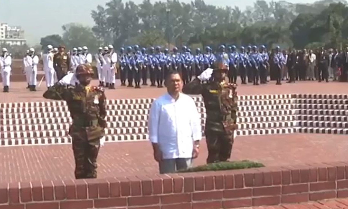 জাতীয় স্মৃতিসৌধে মহান মুক্তিযুদ্ধের শহীদদের প্রতি শ্রদ্ধা জানিয়েছেন প্রধানমন্ত্রী তারেক রহমান