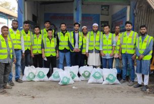 অসহায় ও গরিব পরিবারের পাশে দাঁড়ালেন স্বেচ্ছাসেবীরা