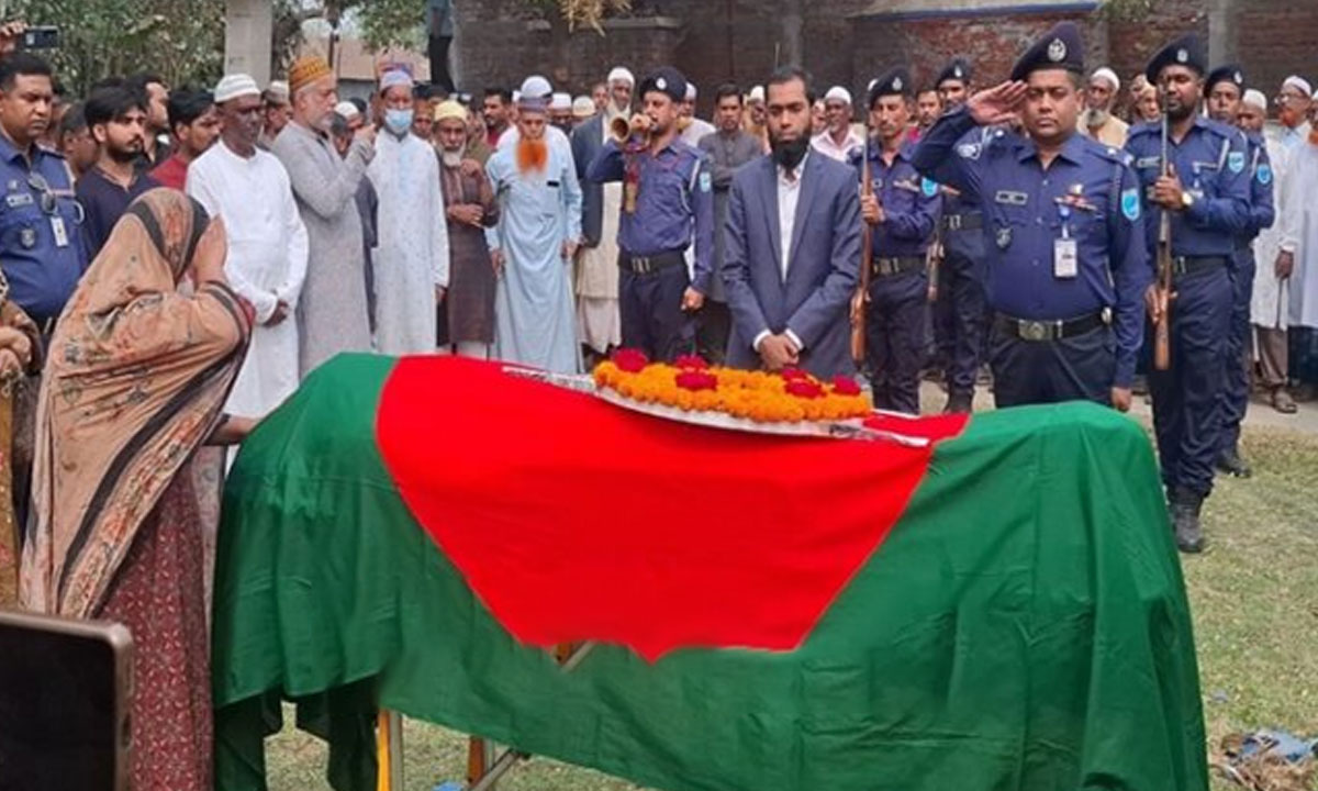 আওয়ামী লীগের সাবেক এমপি জোয়াহেরের জানাজা শেষে রাষ্ট্রীয় মর্যাদায় দাফন