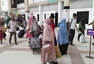 ঈদের ছুটি শেষে ঢাকায় ফিরছেন কর্মজীবীরা, স্বাভাবিক ছন্দে অফিস-আদালত