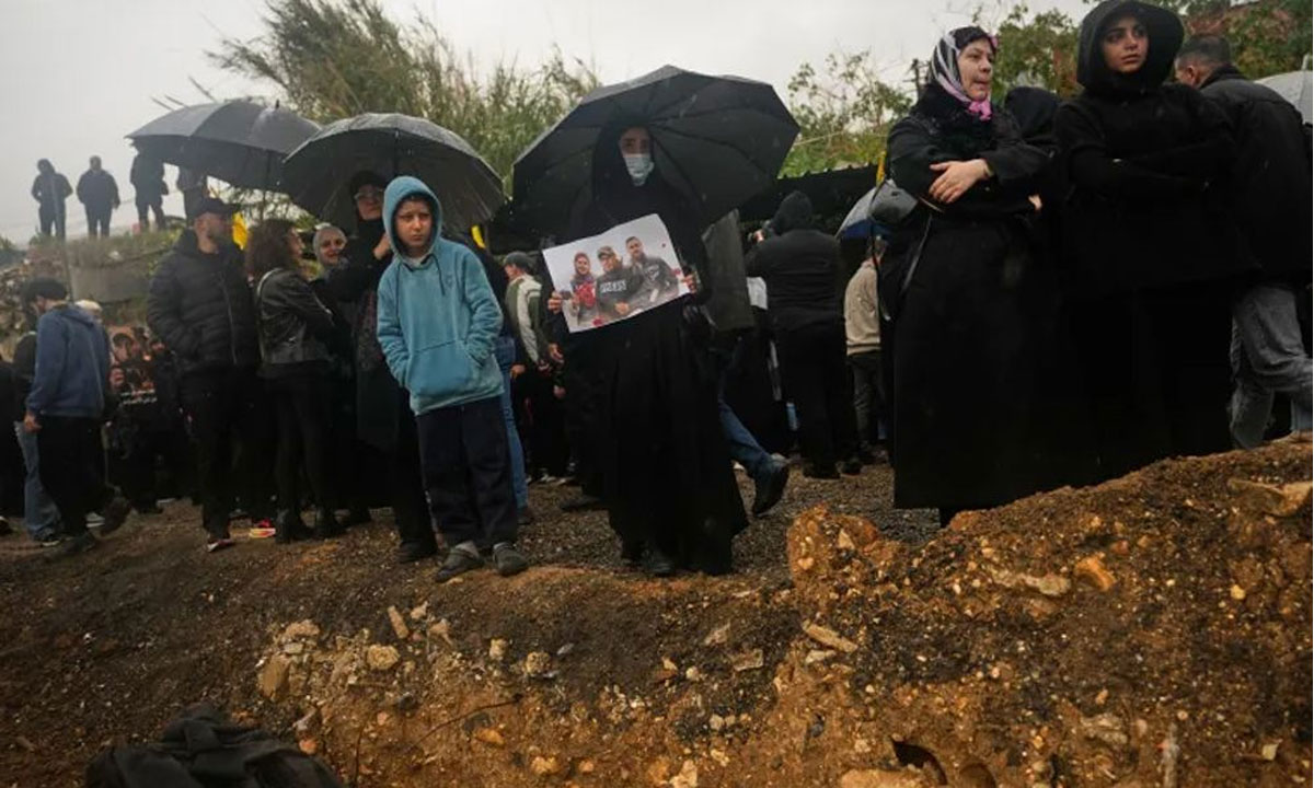 লেবাননে নিহত সাংবাদিকদের দাফন সম্পন্ন, শেষ শ্রদ্ধায় ভিড়