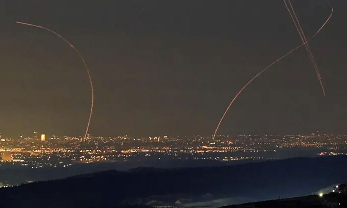 ইসরায়েলের বিভিন্ন এলাকায় ইরানের ক্ষেপণাস্ত্র হামলা, জরুরি সতর্কতা জারি