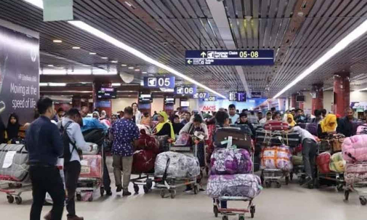 ভিসার মেয়াদে ভয় দেশে আটকে পড়া প্রবাসীদের