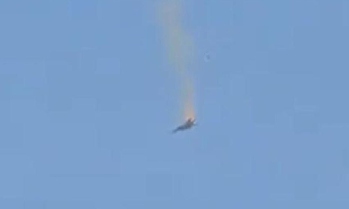 কুয়েতে মার্কিন এফ-১৫ যুদ্ধবিমান বিধ্বস্ত, পাইলটের ইজেকশন