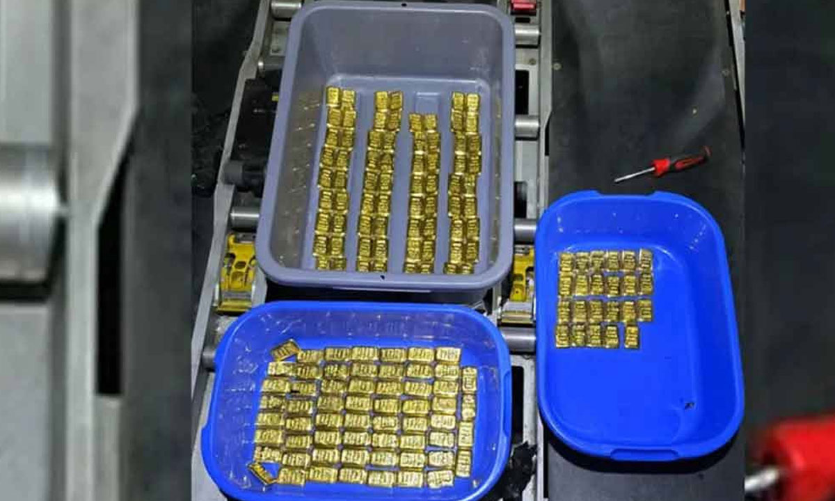 শাহজালালে বিমানের কার্গো থেকে ১৫৩ সোনার বার উদ্ধার