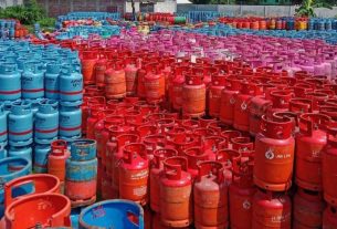 এলপি গ্যাসের দাম বাড়বে না কমবে, জানা যাবে আগামীকাল