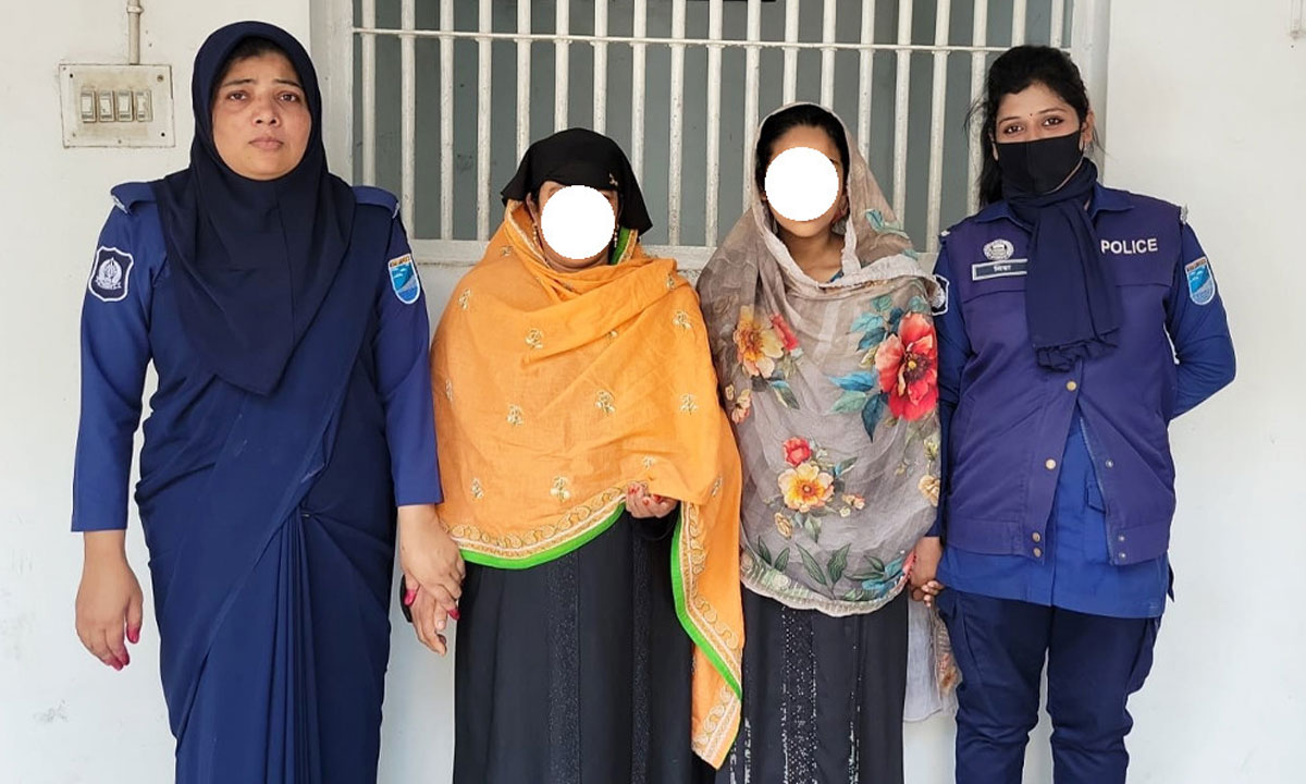 কোরআন অবমাননার অভিযোগে মা-মেয়ে গ্রেপ্তার