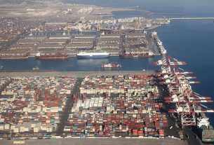 ইরানের সব বন্দরে মার্কিন অবরোধের ঘোষণা, উত্তেজনা চরমে