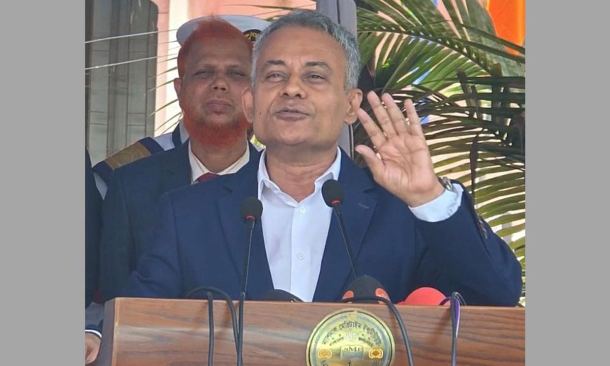 দেশে তেল সরবরাহ স্বাভাবিক, অসাধুচক্র কৃত্রিম সংকট তৈরি করছে : নৌপরিবহনমন্ত্রী