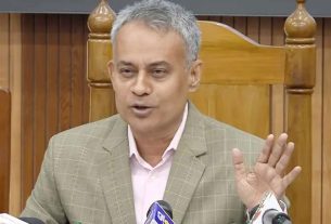 নির্ধারিত বাসভাড়া না মানলে শক্ত ব্যবস্থা নেওয়ার হুঁশিয়ারি সড়ক মন্ত্রীর