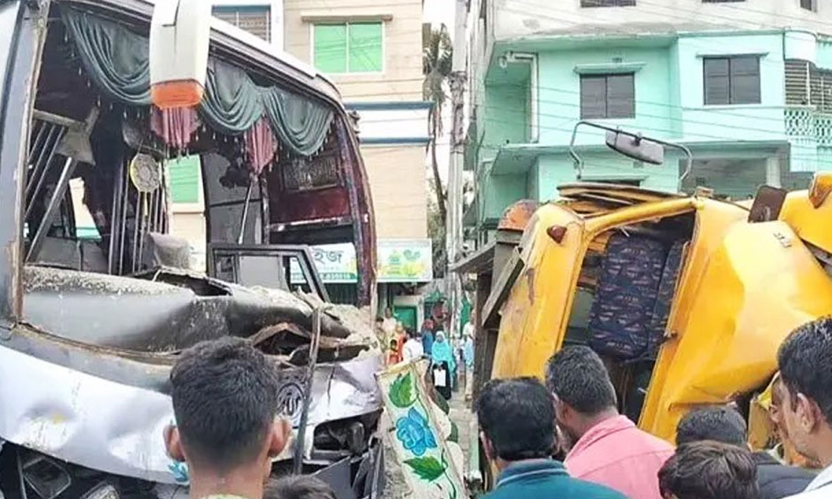 টাঙ্গাইলে বাস-ট্রাক মুখোমুখি সংঘর্ষে নি'হ'ত ২