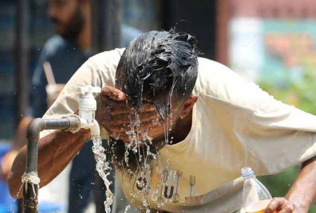 ৯ জেলায় তাপপ্রবাহ অব্যাহত, পাঁচ বিভাগে বজ্রসহ বৃষ্টির সম্ভাবনা