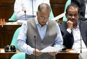 দেশে জ্বালানি তেলের পর্যাপ্ত মজুদ রয়েছে, সবচেয়ে বেশি ডিজেল : জ্বালানিমন্ত্রী