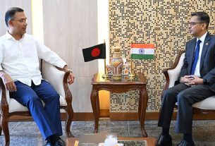 প্রধানমন্ত্রীর সঙ্গে ভারতীয় হাইকমিশনারের সাক্ষাৎ