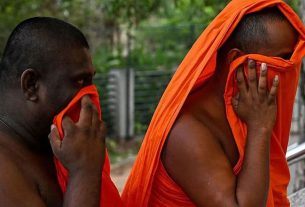 শ্রীলঙ্কায় বিমানবন্দরে ১১০ কেজি গাঁজাসহ ২২ বৌদ্ধ ভিক্ষু গ্রেফতার