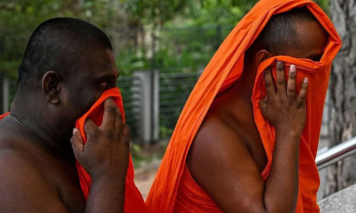 শ্রীলঙ্কায় বিমানবন্দরে ১১০ কেজি গাঁজাসহ ২২ বৌদ্ধ ভিক্ষু গ্রেফতার