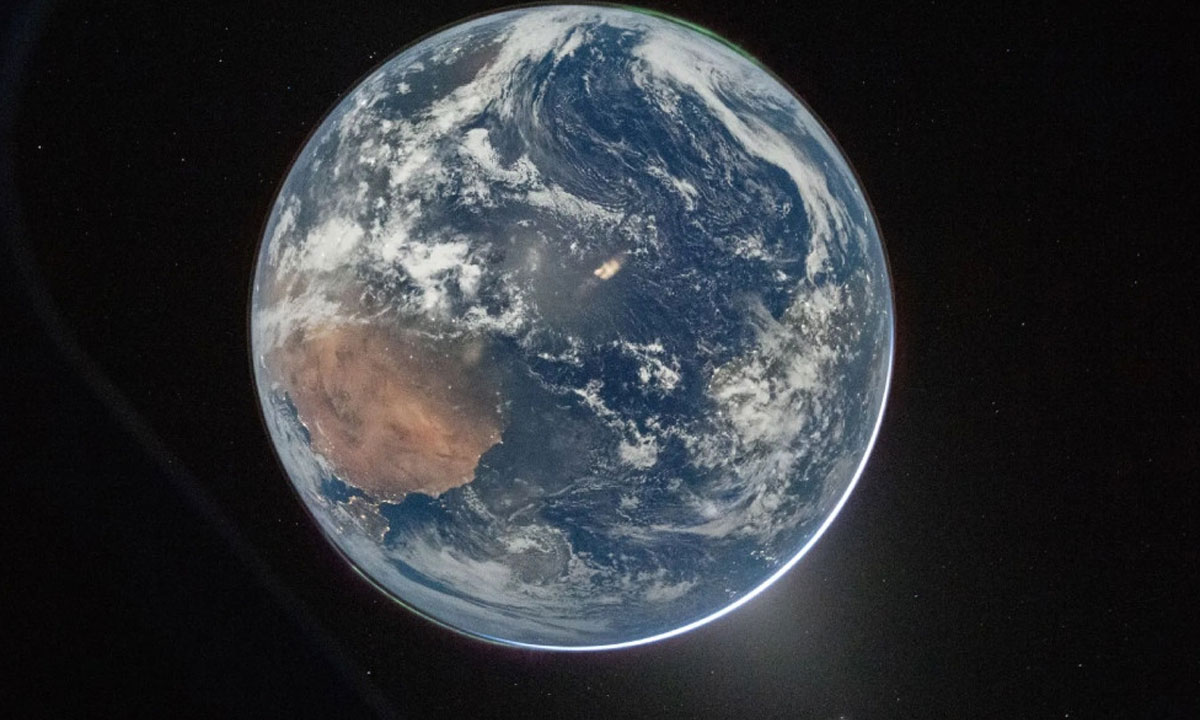 চাঁদের পথে আর্টেমিস-২, মহাকাশ থেকে তোলা পৃথিবীর মনোমুগ্ধকর ছবি প্রকাশ