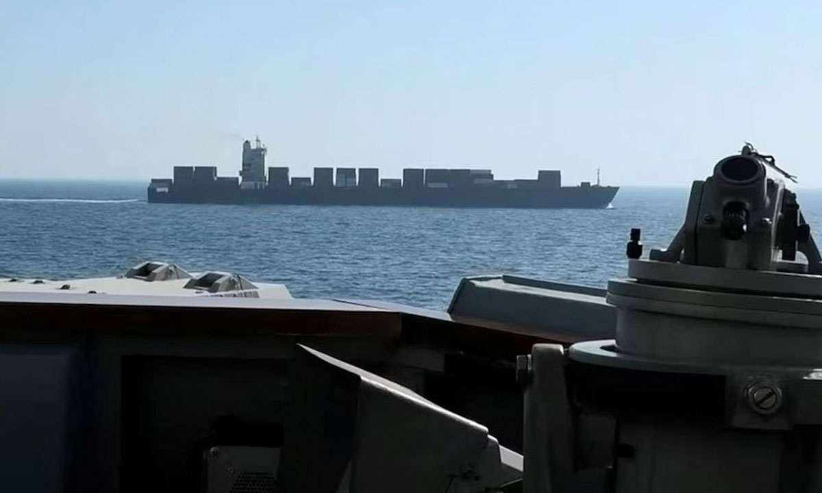 ইরানের পতাকাবাহী জাহাজ আটকের দাবি ট্রাম্পের, পাল্টা হুঁশিয়ারি তেহরানের