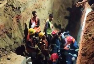 চট্টগ্রামে ওয়াসার স্যুয়ারেজ প্রকল্পে মাটি ধস: নি'হ'ত ২