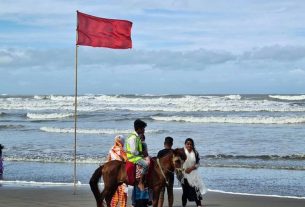 দেশজুড়ে বৃষ্টি ও দমকা হাওয়ার পূর্বাভাস, ৪ সমুদ্রবন্দরে ৩ নম্বর সতর্ক সংকেত