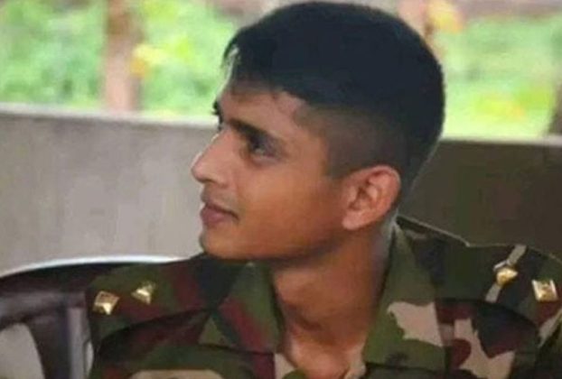 চকরিয়ায় সেনা লেফটেন্যান্ট তানজিম সারোয়ার নির্জন হ'ত্যা মা'ম'লা'য় ৪ জনের মৃ'ত্যু'দ'ণ্ড