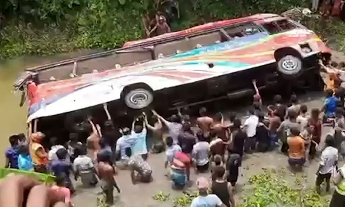কুষ্টিয়ায় বাস-ট্রাক সংঘর্ষে ৫ জন নি'হ'ত, আ'হ'ত অন্তত ২৫
