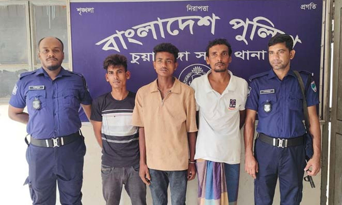 চুয়াডাঙ্গায় কিশোরীকে ধ'র্ষ'ণ ও ভিডিও ধারন, গ্রে'প্তা'র ৩