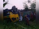 ঢাকা-টাঙ্গাইল মহাসড়কে রডভর্তি ট্রাক উল্টে নি'হ'ত ১৫