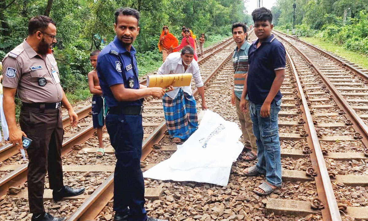 টাঙ্গাইলে ট্রেনে কাটা পড়ে অজ্ঞাত যুবকের মৃ'ত্যু