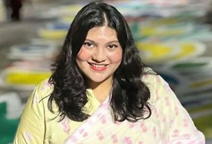 মুন্সিগঞ্জে সমাহিত হলেন কনটেন্ট ক্রিয়েটর কারিনা কায়সার