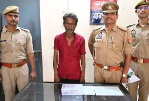 ভারতে প্রেমের বিয়ে মেনে না নিয়ে থানার ভেতরেই মেয়েকে ছুরিকাঘাতে হত্যা করলেন বাবা