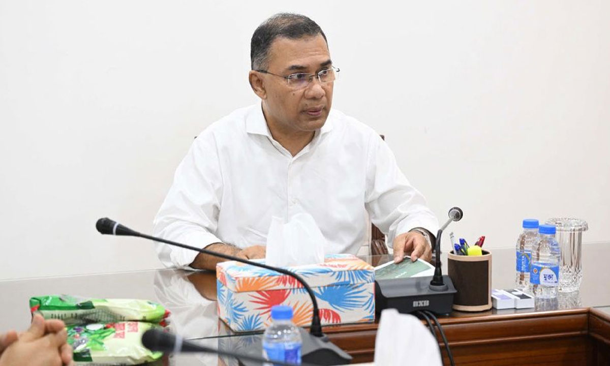 সড়ক থেকে ফিটনেসবিহীন যানবাহন অপসারণের নির্দেশ প্রধানমন্ত্রীর