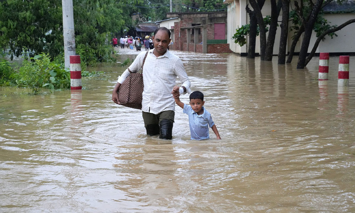 ১২ জেলায় বন্যা পরিস্থিতির আরও অবনতির আশঙ্কা