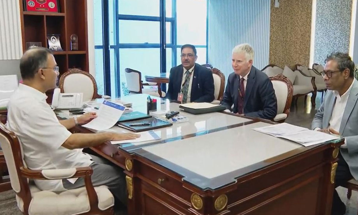 প্রধানমন্ত্রীর সঙ্গে আইএপিবি প্রধানের সাক্ষাৎ