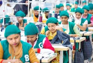 টানা পঞ্চমবার বিশ্বের দ্বিতীয় বৃহত্তম পোশাক রপ্তানিকারক বাংলাদেশ