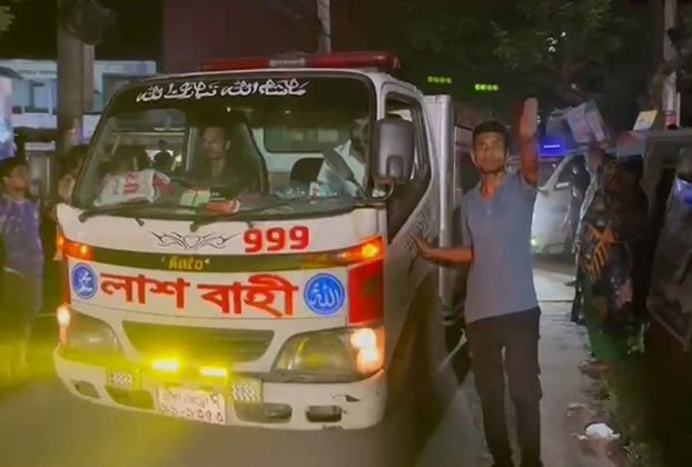 কলকাতার হোটেলে আগুন কুষ্টিয়ায় সাংবাদিক দেবাশীষ ও ছেলের সৎকার, দাফন স্ত্রী-শ্বশুরের
