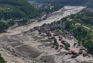 নেপালে পাহাড়ি ঢল ও ভূমিধসে মৃতের সংখ্যা ১ হাজার ৯৩