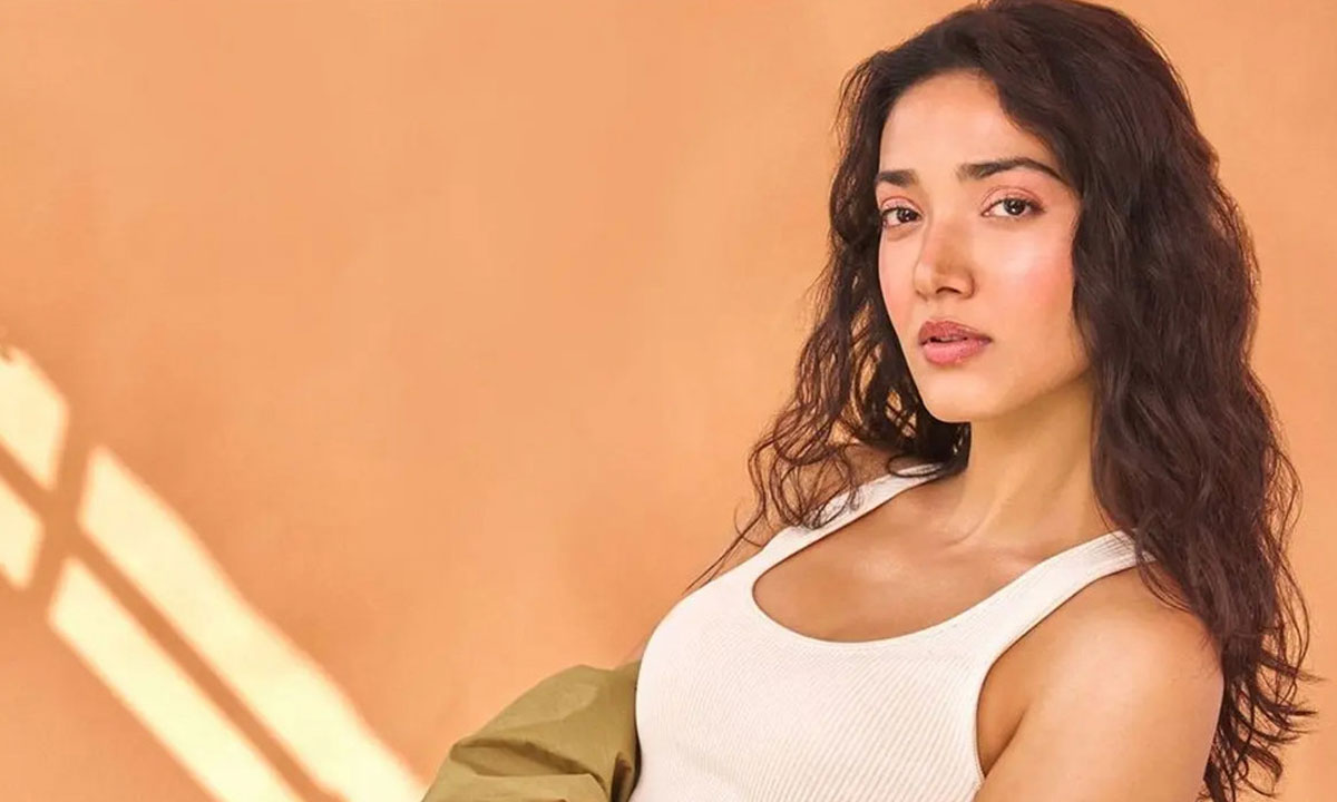 বিয়ের গুঞ্জনে মুখ খুললেন ‘টুয়েলভথ ফেল’ অভিনেত্রী