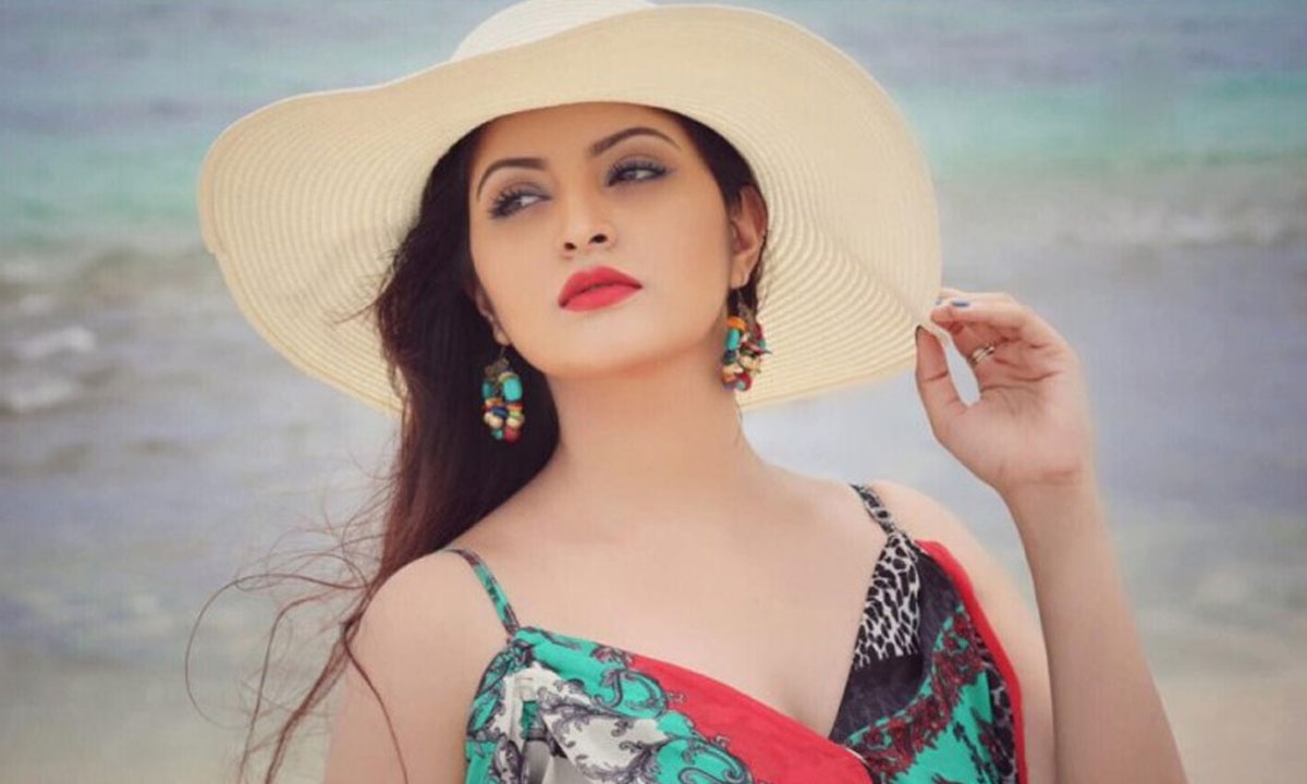 আবারও সন্তান দত্তক নিলেন পরীমনি?