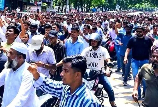 গুলশানে আওয়ামী লীগের মিছিলে অংশ নেওয়া ৩২ জন গ্রেপ্তার